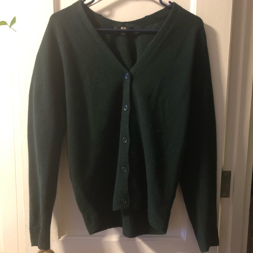 Uniqlo green sweater